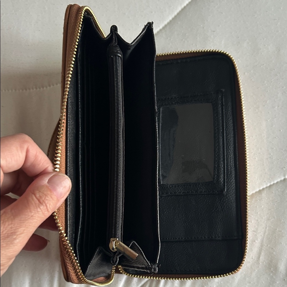 Betsy‎ Johnson Quilted Wristlet with Gold Accents - Picture 8 of 12